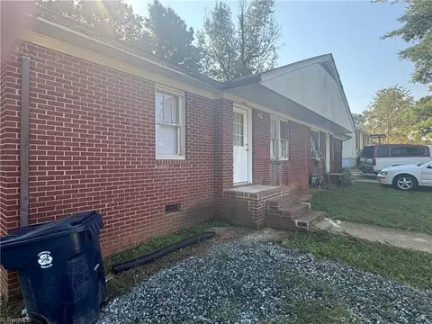 321 Spruce St #323, Lexington, NC 27292