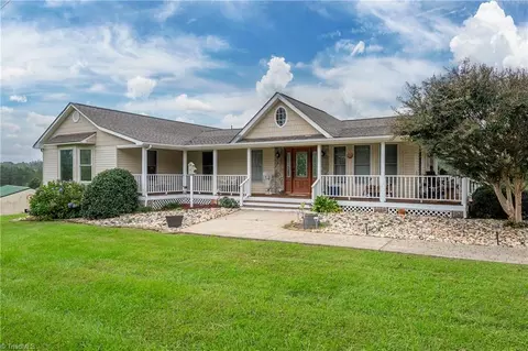 338 Nichols Rd, Pilot Mountain, NC 27041