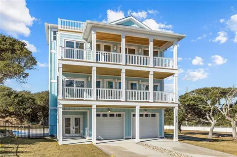 108 Ocean Bluff Dr, Indian Beach, NC 28512