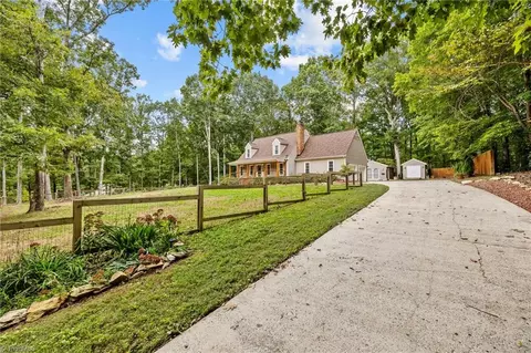 2964 Shaw St, Asheboro, NC 27205