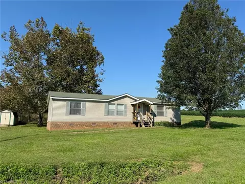 1040 Mountain View Church Rd, Hamptonville, NC 27020