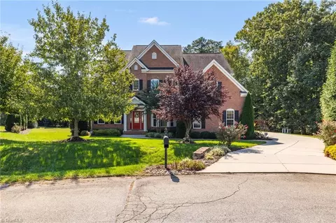 1 Hulme Ct, Greensboro, NC 27455