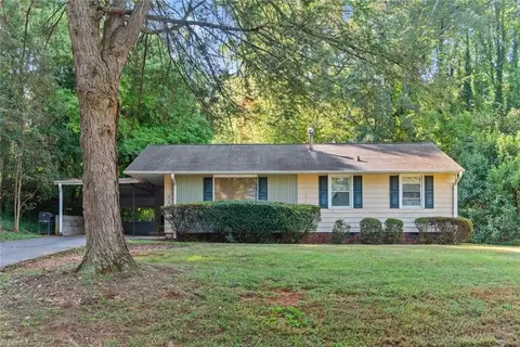 924 Cloister Dr, Winston Salem, NC 27127