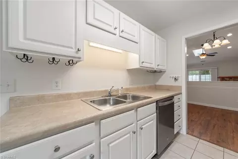4854 Terrence Dr, Winston Salem, NC 27103 photo 9