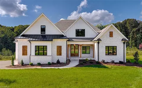 8967 Maltese Ct, Lewisville, NC 27023