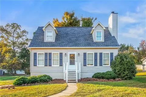 3550 Robinwest Dr, Pfafftown, NC 27040