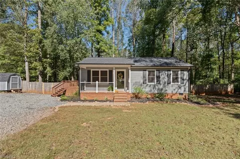 5601 Golden Pine Trl, Mcleansville, NC 27301