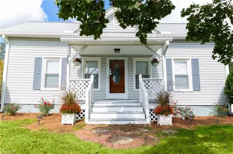 Exterior - 444 Denton Rd, Denton, NC 27239 photo 2 of 5