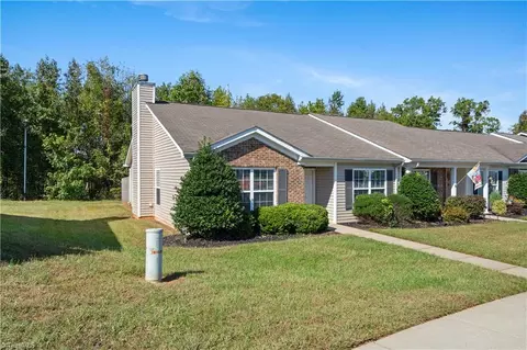 2836 Waterstone Loop, High Point, NC 27265 photo 3