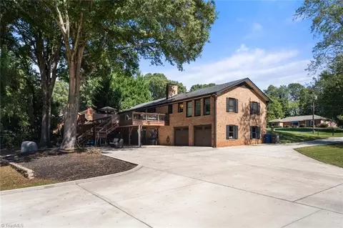 5750 Novack St, Winston Salem, NC 27105