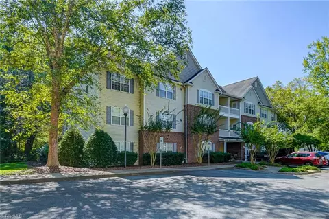 4712 Brighton Park Dr #2B, Winston Salem, NC 27103