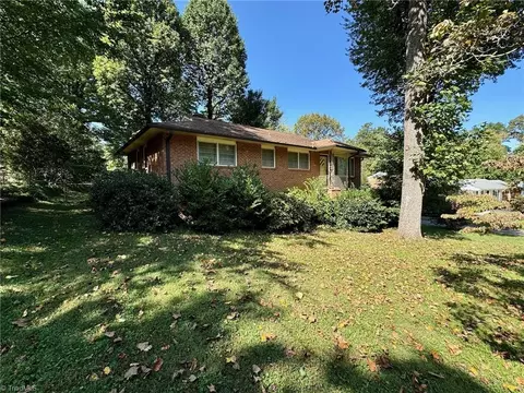 1501 Delk Dr, High Point, NC 27265