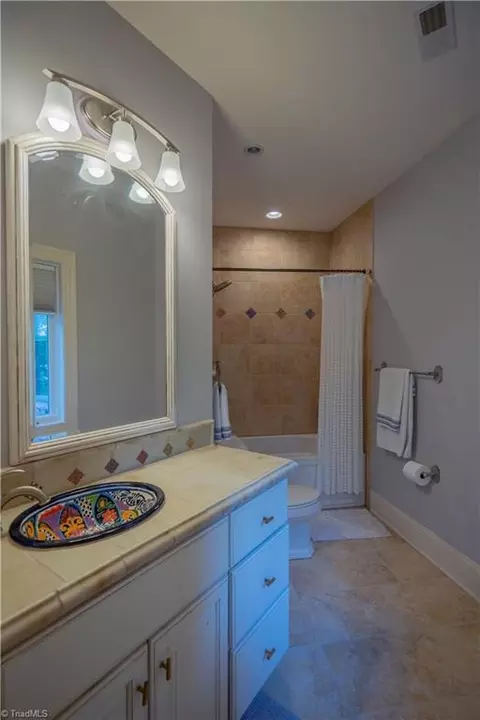 Bath - 185 Point View Ct, Denton, NC 27239 photo 4 of 5