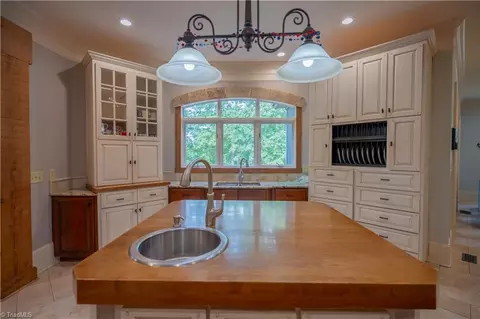 Kitchen - 185 Point View Ct, Denton, NC 27239 photo 4 of 5