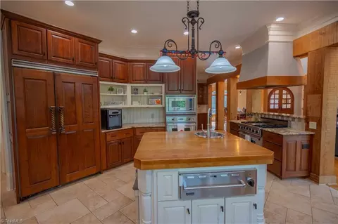 Kitchen - 185 Point View Ct, Denton, NC 27239 photo 2 of 5