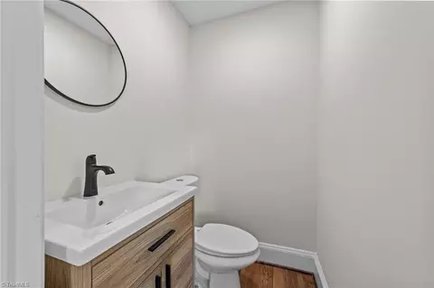 Bath - 209 Edgedale Dr, High Point, NC 27262 photo 5 of 5