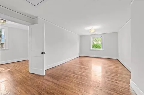 Bedroom - 209 Edgedale Dr, High Point, NC 27262 photo 4 of 6