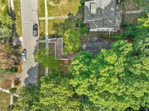 View/Area - 209 Edgedale Dr, High Point, NC 27262 photo 2 of 3