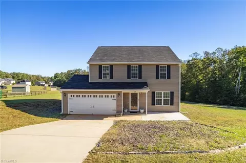 829 Brentwood Park Ln, Rural Hall, NC 27045