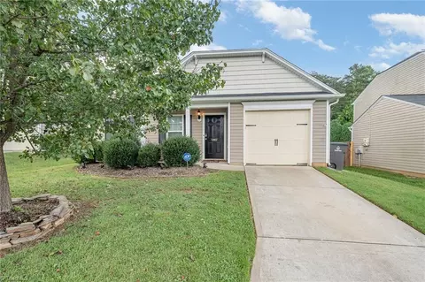 5907 Odenton Ln, Pfafftown, NC 27040