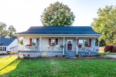 106 Vivian St, Thomasville, NC 27360