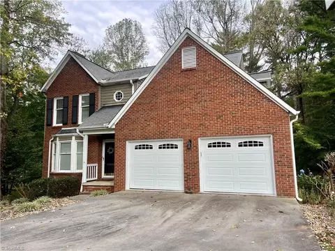 135 Foxthrough Dr, Wilkesboro, NC 28697
