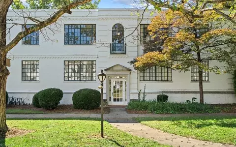 1700 Elm St N #M3, Greensboro, NC 27408