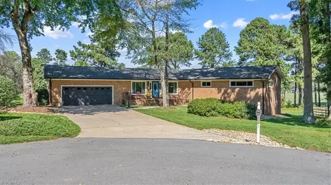 7 Warfield Ct, Greensboro, NC 27406