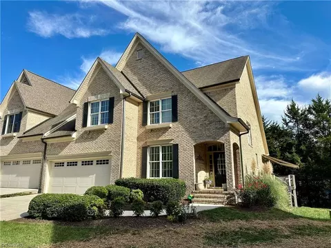 6 Linden Ln, Greensboro, NC 27410