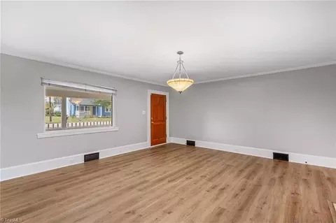 Living - 800 Wright Ave, Kannapolis, NC 28083 photo 2 of 8