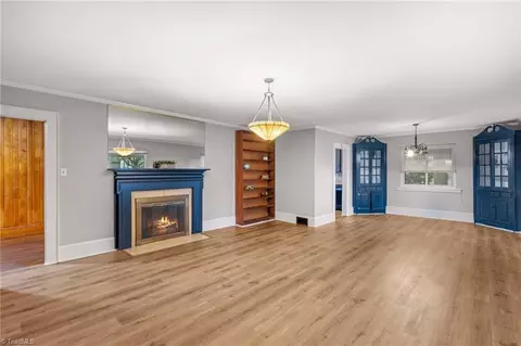 Living - 800 Wright Ave, Kannapolis, NC 28083 photo 1 of 8