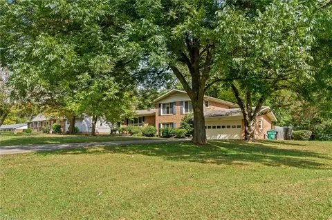 3432 Greenhill Dr, High Point, NC 27265