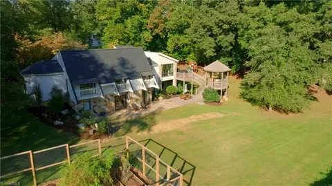 4420 Robinhood Rd, Winston Salem, NC 27106