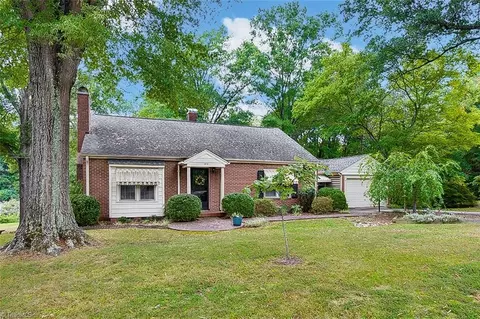 373 Broad St, Ramseur, NC 27316