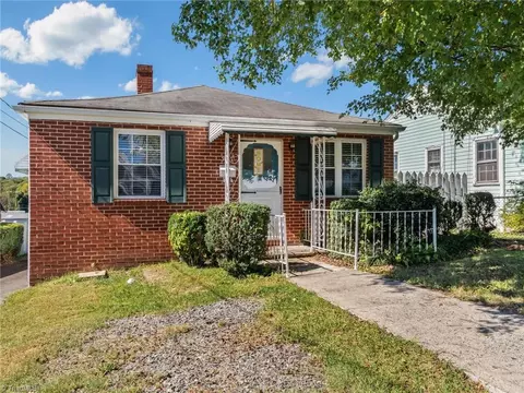 947 S Street St N, Mount Airy, NC 27030