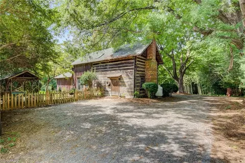 220 Carter Cir, Winston Salem, NC 27106