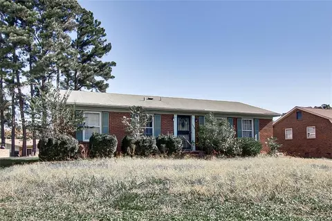 1315 Rotherwood Rd, Greensboro, NC 27406
