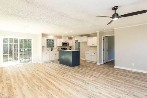 7075 Wright Rd, Thomasville, NC 27360 photo 2