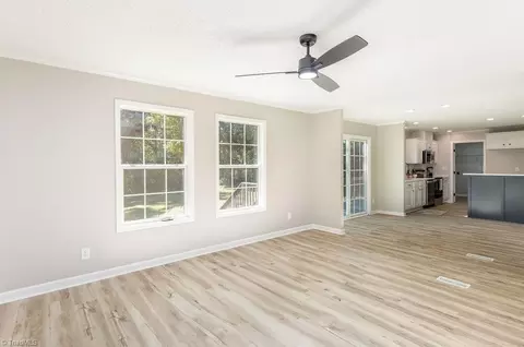 7075 Wright Rd, Thomasville, NC 27360 photo 10