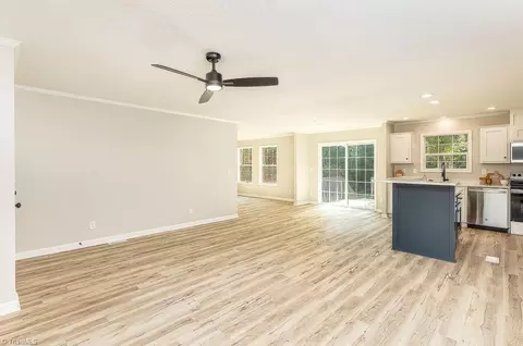 7075 Wright Rd, Thomasville, NC 27360 photo 3