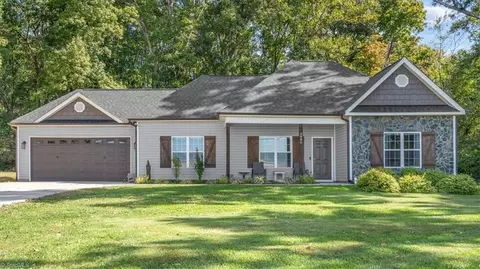 5986 Summit Ave, Browns Summit, NC 27214