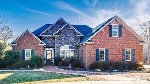 3225 Nc 268, Siloam, NC 27047