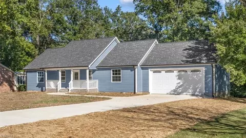 2034 Heritage Ct, Asheboro, NC 27203