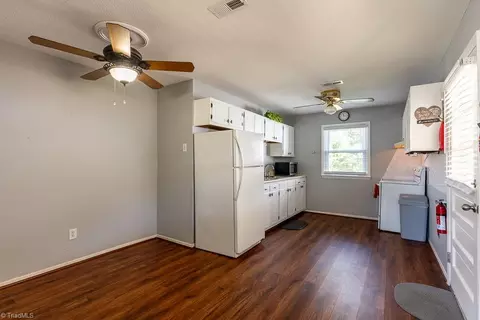 201 Crestview Dr, King, NC 27021 photo 2