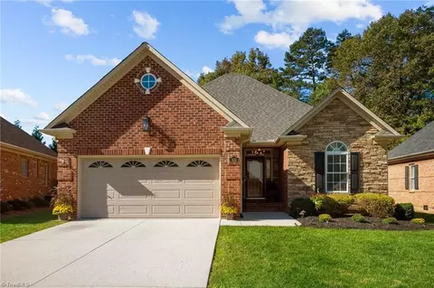639 Dobson Ct, Kernersville, NC 27284