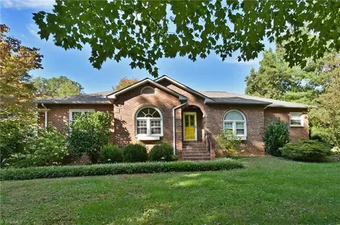 218 Hidden Creek Dr, Advance, NC 27006