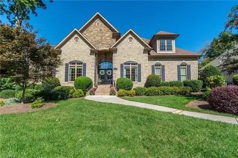 1718 Willow Wick Dr, Greensboro, NC 27408