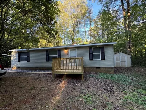 3119 Lark Dr, Denton, NC 27239