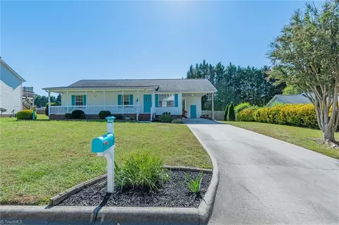 3908 Landover Dr, High Point, NC 27265