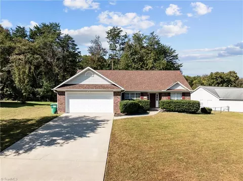 3805 Payne Rd, High Point, NC 27265